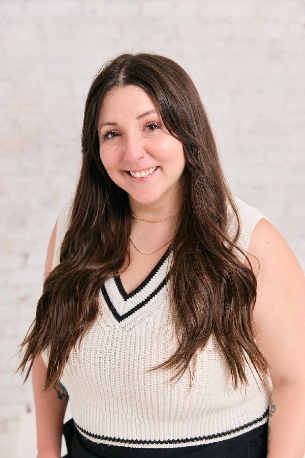 2025 Studio One Headshots - Andrea